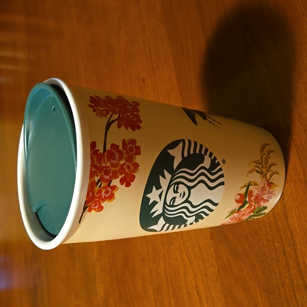 STARBUCKS × ban.do